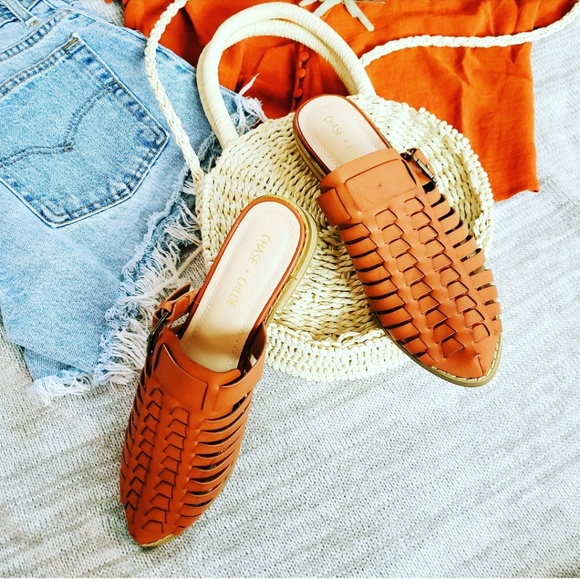 🚨LAST PAIR//The Denver// cognac buckle mule flat - Picture 3 of 6